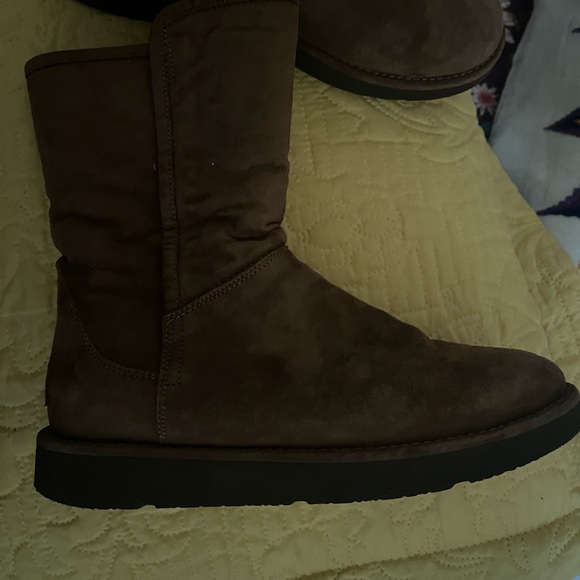 Uggs - Picture 6 of 6
